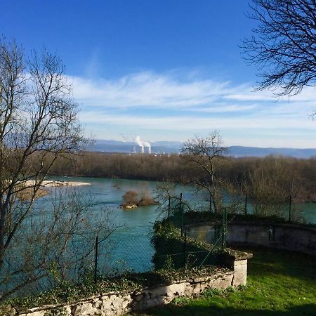 Bed and Breakfast Le Donjon D'Anthon Exterior foto