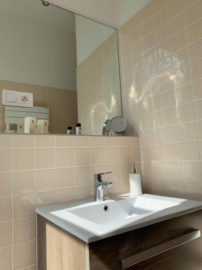Bed and Breakfast Le Donjon D'Anthon Exterior foto