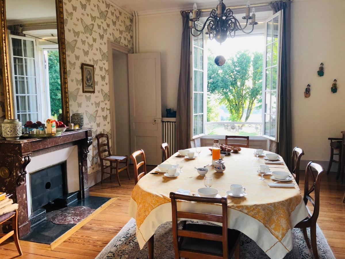 Bed and Breakfast Le Donjon D'Anthon Exterior foto
