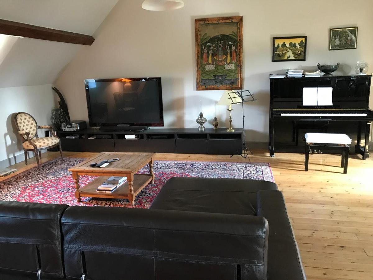 Bed and Breakfast Le Donjon D'Anthon Exterior foto